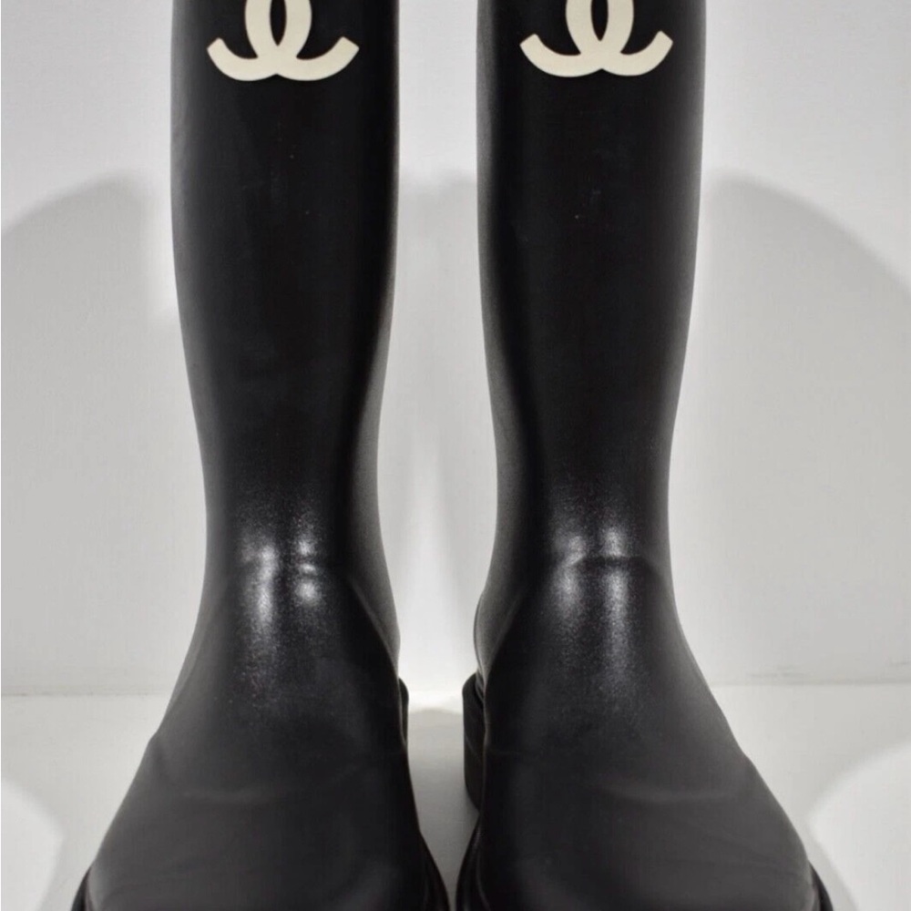 CHANEL Black and White Logo Knee-High Boots - Picture 3 of 7